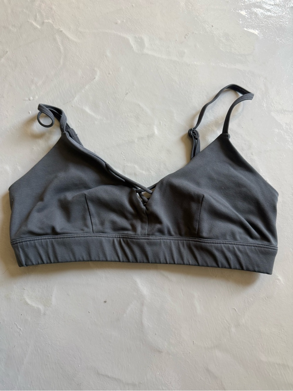 ALO Yoga Interlace Sports Bra in Anthracite/Dark Grey